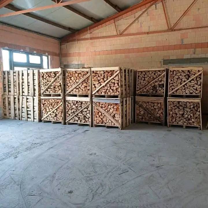 Halbe LKW-Ladung Brennholz – 30 RM kammergetrocknetes Buchenholz, ofenfertig, inkl. Lieferung